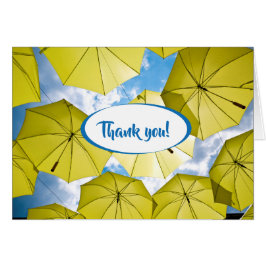 Hellgelbe Sonnenschirme