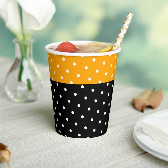 Hellgelber Schwarz-weißer Polka-Farbblock Pappbecher (In Situ)