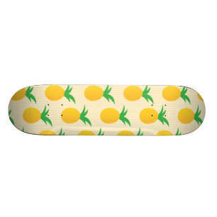 Hellgelbes Ananas-Muster Skateboard