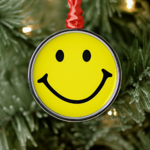 Hellgelbes Happy Lächeln Gesicht Ornament Aus Metall