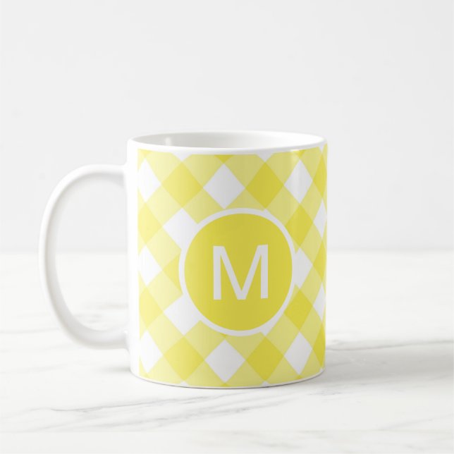 Hellgelbes klassisches Gingham-Muster mit Monogram Kaffeetasse (Links)