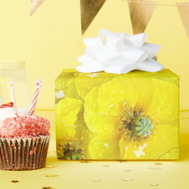 Hellgelbes Mohnmuster Geschenkpapier (Geburtstagsparty)