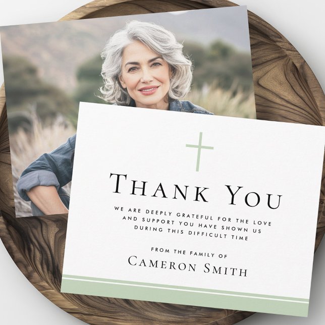 Hellgrün Kreuzbeerdigung Beileid Foto Dankeskarte (Light sage green cross funeral sympathy photo thank you card)
