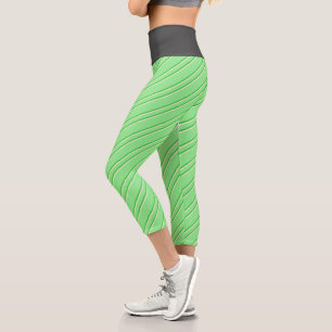 Hellgrünes, kalkgrünes und beigefarbenes Muster Capri Leggings