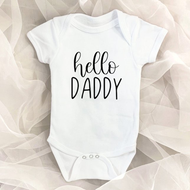 Hello Daddy Pregnancy Ankündigung für Vater Husban Baby Strampler (Von Creator hochgeladen)