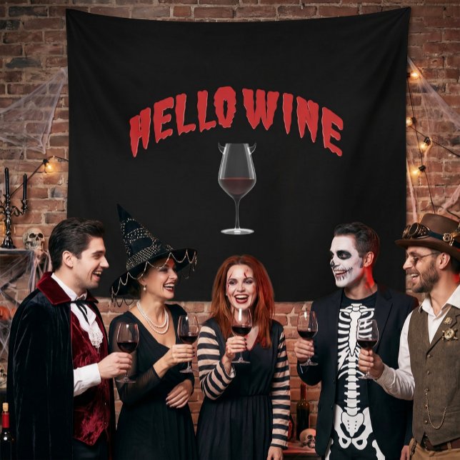 Hello Wine - Ein Halloween-Foto-Stand Wandteppich (Von Creator hochgeladen)