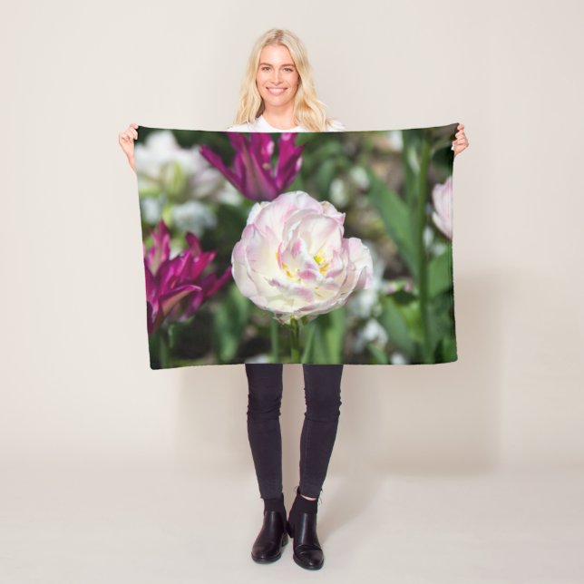 Hellrosa Tulpen an einem sonnigen Tag Fleecedecke (Beispiel)