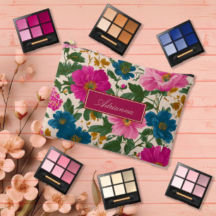 Hellrosa und blaue Blüten auf Creme Zubehörtasche