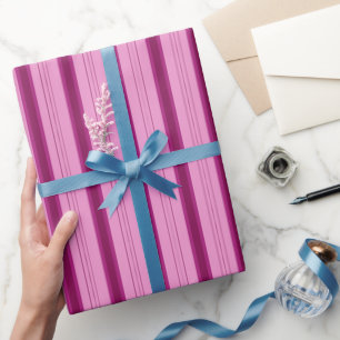 Hellrosa und dunkelrosa dicke und dünne Streifen Geschenkpapier
