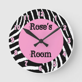Hellrosa Zebra Girls Zimmermauer Uhr mit Name