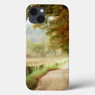 Herbst auf einer Landstraße Case-Mate iPhone Hülle