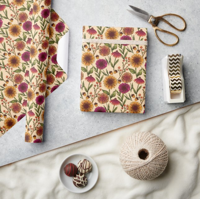 Herbst Blumenfeld auf Creme Geschenkpapier (Kunsthandwerk)