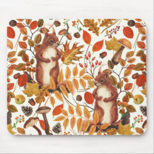 Herbst-Eichhörnchen und Herbstflora auf Weiß Mousepad