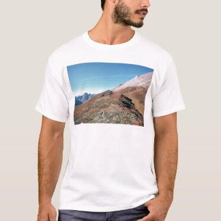 HERBST IN DEN BERGEN LANDSCHAFTLICH T-Shirt