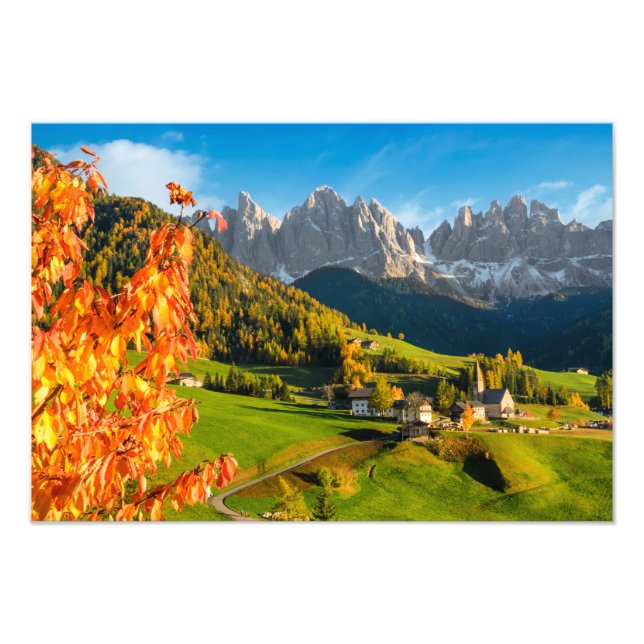 Herbst in der Dolomiten-Landschaft mit Kirche Fotodruck (Vorne)