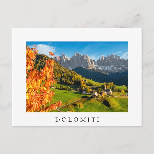 Herbst in der Dolomiten-Landschaft mit Kirche Postkarte (Vorderseite)