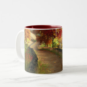 Herbst in der Glen-Tasse Zweifarbige Tasse