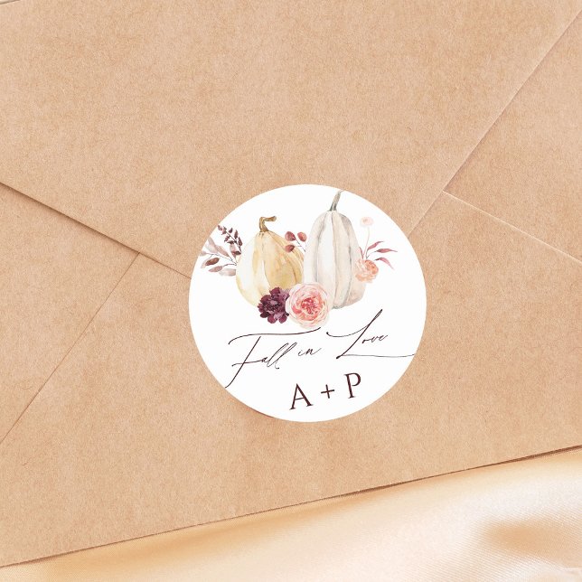 Herbst in der Liebe Pumpkin Herbsthochzeit Runder Aufkleber (Von Creator hochgeladen)