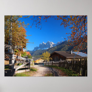 Herbst in einem Dorf in den Dolomiten in Italien Poster