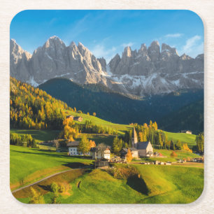 Herbst in einer Dolomitlandschaft mit Kirche Rechteckiger Pappuntersetzer