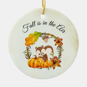 Herbst ist in der Luft Typografie mit Eichhörnchen Keramik Ornament