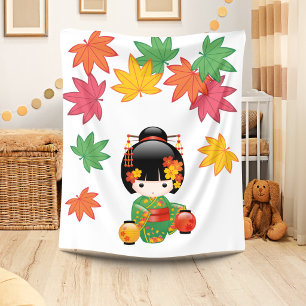 Herbst-Kokeshi-Puppe - Geisha-Mädchen im grünen Ki Fleecedecke