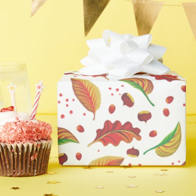 Herbst lässt Nüsse Kastanien Muster Eleganter Fall Geschenkpapier (Geburtstagsparty)