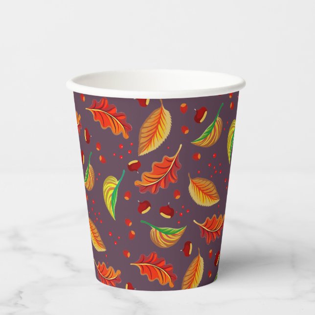 Herbst lässt Nüsse Kastanien Muster Eleganter Fall Pappbecher (Vorderseite)