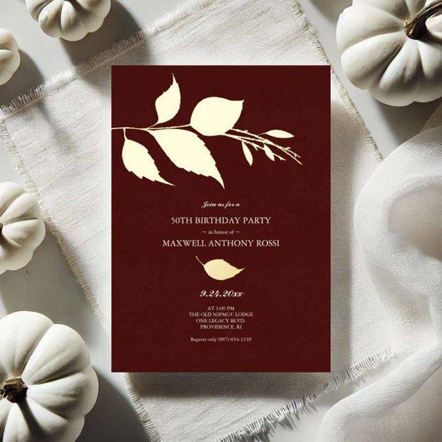 Herbst macht 50. Geburtstagseinladungen Folieneinladung (50th birthday invitations burgundy and gold foil leaves by Victoria Grigaliunas Do Tell A Belle)