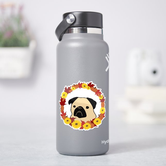 Herbst-Mops mit Blätter, Pumpkins und Sonnenblumen Aufkleber (HydroFlask)