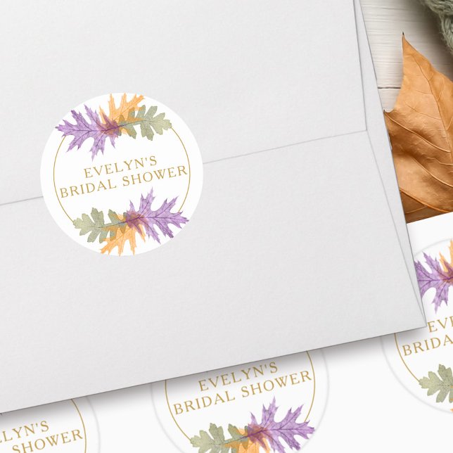 Herbst Oktober Blätter Eleganter Goldtext Runder Aufkleber (October Leaves sticker with fully editable gold text and autumn fall leaf design)