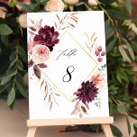 Herbst Romance Gold Frame Burgundy Wedding Tischnummer<br><div class="desc">Diese Hochzeitsfeier-Tischnummer ist mit einem Aquarellkranz aus Dahlien,  Rose aus dem Garten und Pony in bordeauxroten,  maronen,  rot rosa über Herbstlauben mit einem Imitat goldenen Rahmen in Diamantform ausgestattet. Klicken Sie auf die SCHALTFLÄCHE BLAUE DESIGN TOOL,  um eine erweiterte Anpassung dieses Designs zu erhalten. Matching-Elemente sind ebenfalls verfügbar.</div>