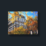 Herbst verlässt New York NYC Architecc Gebäude Leinwanddruck<br><div class="desc">Das Ansonia Apartment Gebäude in der Upper West Side von New York hat ein originelles Farbfoto an einem knackigen Herbsttag, das durch farbenfrohe Herbstblätter sichtbar wird. Ideal für alle, die im Herbst oder Lieben in New York wohnen! Viele weitere NYC-Fotografien und Illustrationen sind auch in diesem Shop erhältlich. Sehen Sie...</div>