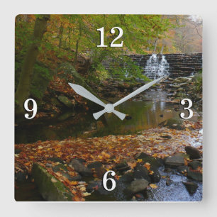 Herbst-Wasserfall und Bach Pennsylvania Natur Quadratische Wanduhr