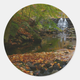 Herbst-Wasserfall und Bach Pennsylvania Natur Runder Aufkleber