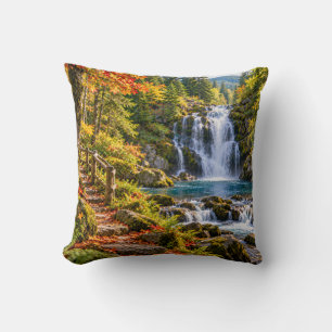 Herbst-Wasserfall-Waldlandschaft Kissen