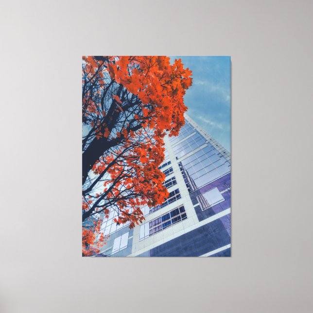 Herbstbaum und modernes Gebäude Leinwanddruck (Vorderseite)