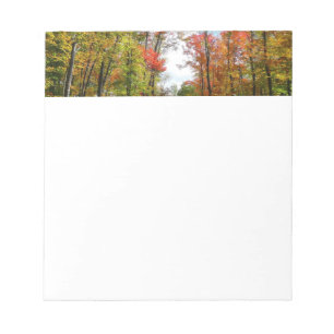 Herbstbäume und blauer Himmel Herbst-Naturfotograf Notizblock