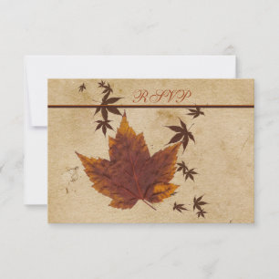 Herbstblätter auf gealtertem Papier Rückantwortkar RSVP Karte
