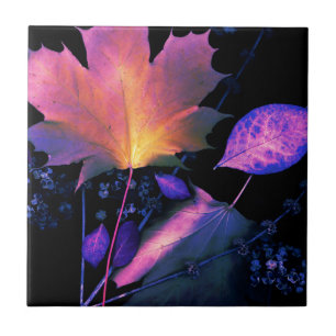 Herbstblätter in Neon Fliese