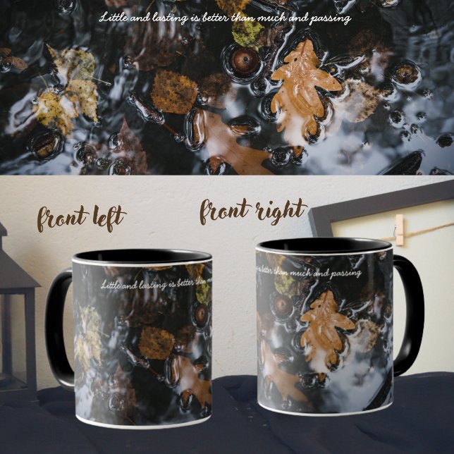 Herbstblätter und Eichen in geheimnisvollen Gewäss Tasse (Von Creator hochgeladen)