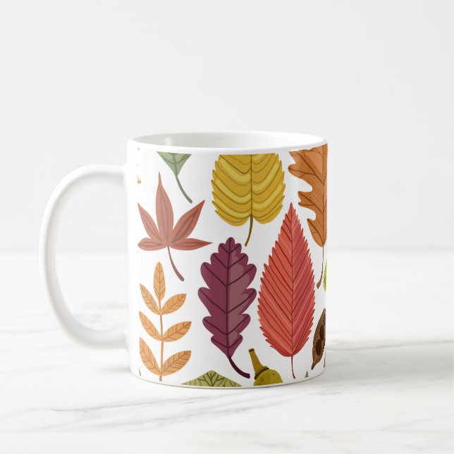 Herbstblätter: Vintager weißer Hintergrund. Kaffeetasse (Links)