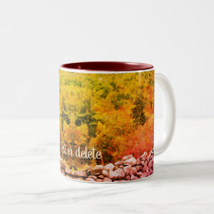 Herbstblättrige Steinmauer Naturkunst Personalisie Zweifarbige Tasse