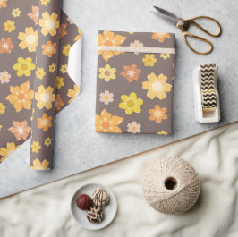 Herbstblüten und goldene Blume nahtlos zum Geburts Geschenkpapier