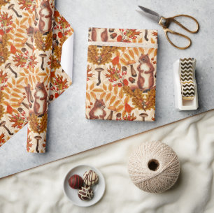 Herbstfalke auf Weiß Geschenkpapier