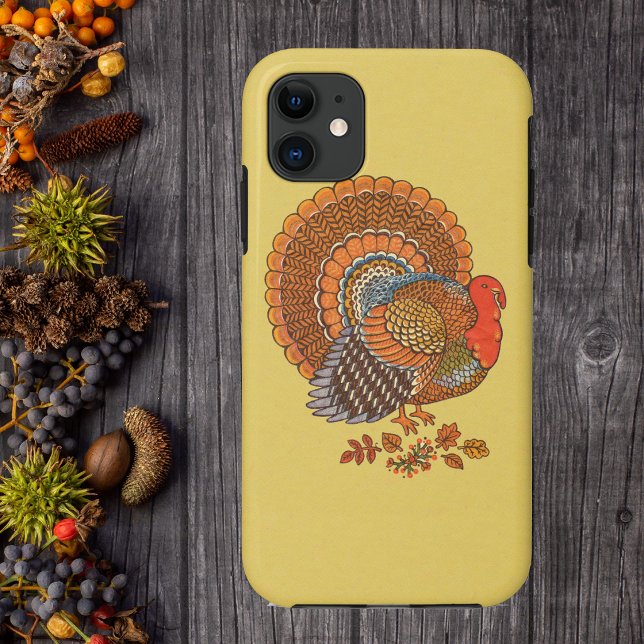 Herbstfarben Türkei Blätter Case-Mate iPhone Hülle (Colourful male turkey in leaves with fanned tail on golden yellow phone case.)
