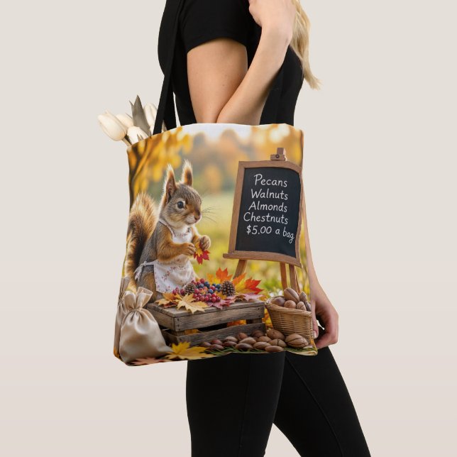 Herbstfarm mit Eichhörnchen (Von Nahem)