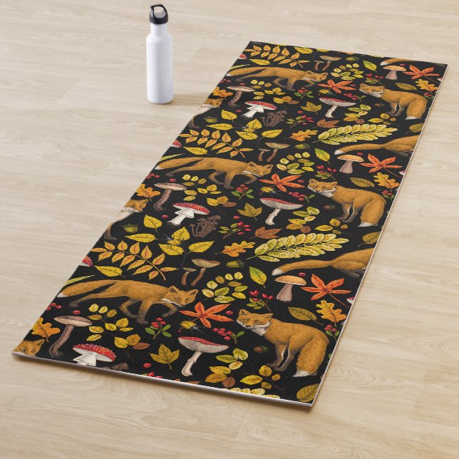 Herbstfüchse auf schwarz yogamatte (Beispiel)