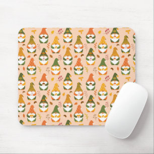 Herbstgnomen im Waldmuster Mousepad