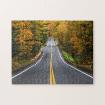Herbstlaub-Straßenreise